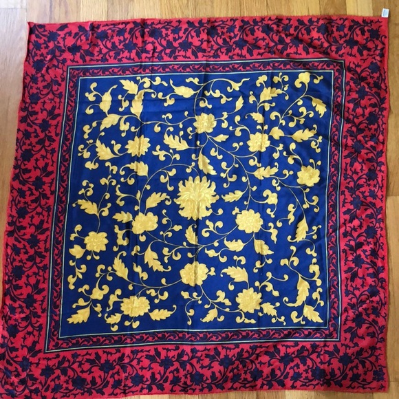 Lillian Venon Silk scarf in a classic floral design in navy blue, red and gold - Picture 5 of 14